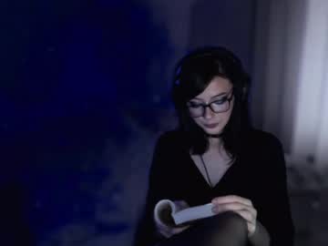 luna dark1