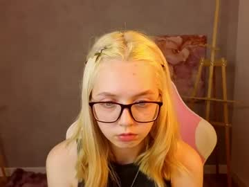 mollyy snow
