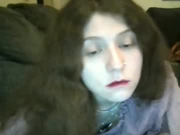 queencrimsonlvx