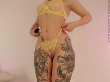 seductive ava